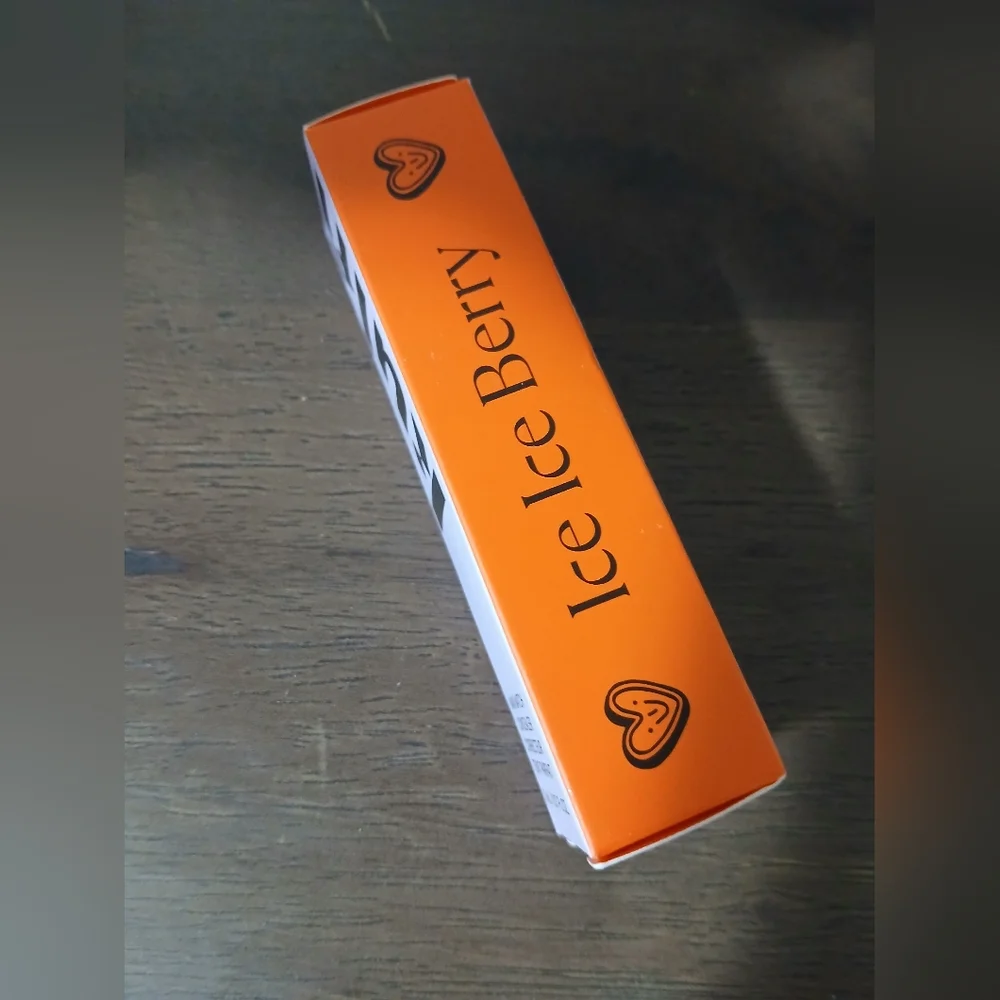 Kulfi Main Match Concealer, a hydrating, crease-proof